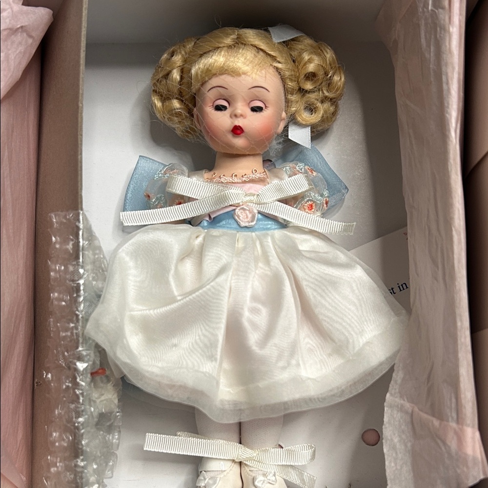 Vintage Madame Alexander doll - Breakfast in Bed